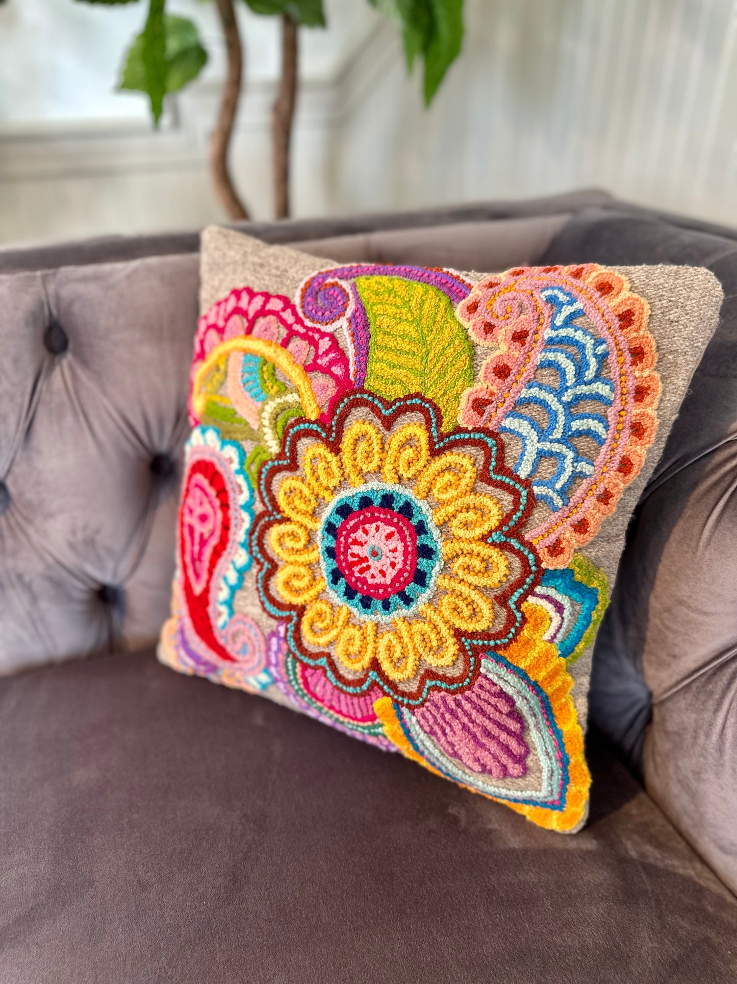 Cachemir Embroidered Pillow