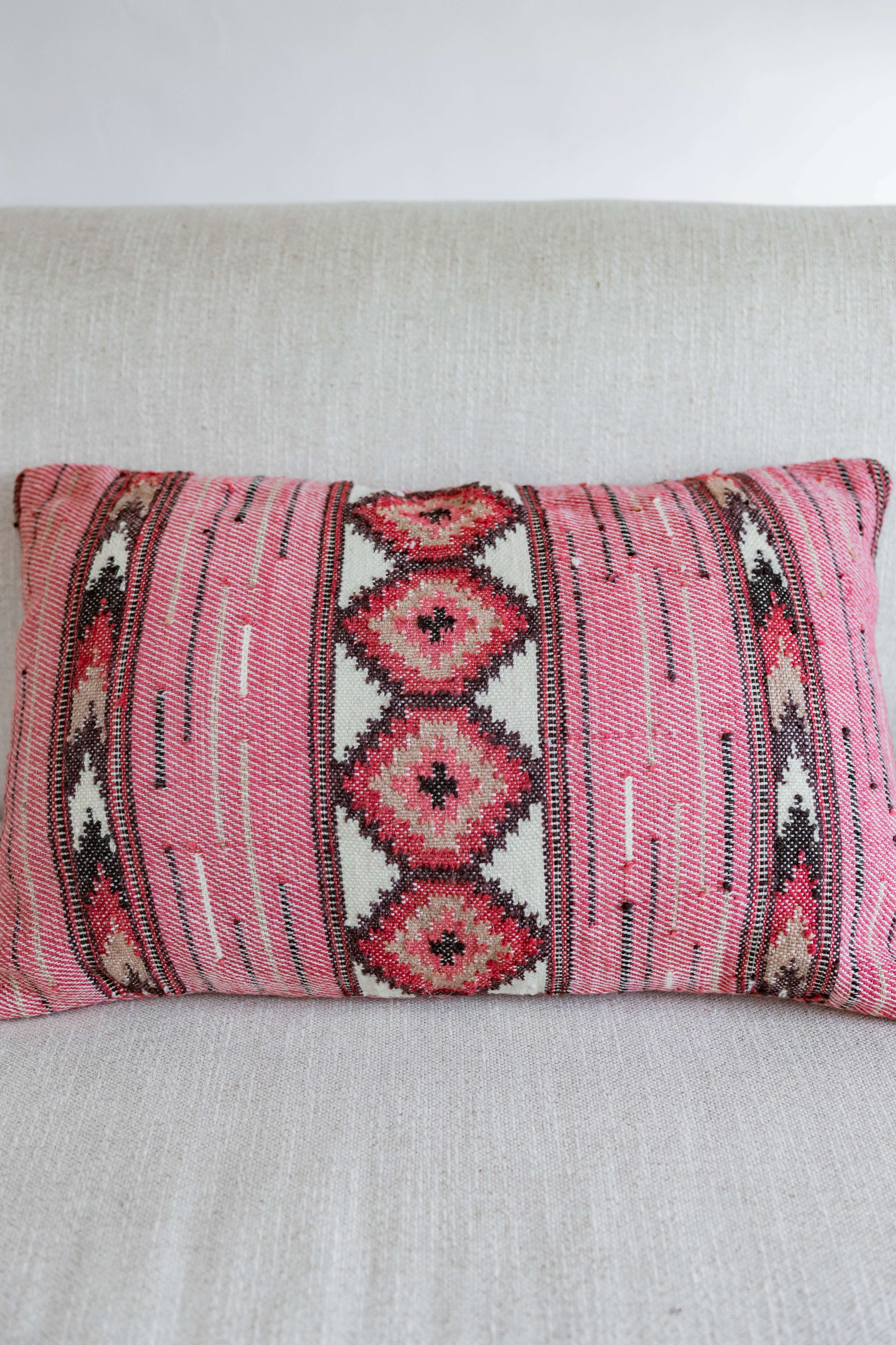 Tenzin Wool Pillow Dusty Pink