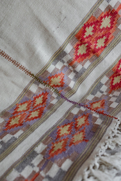 Everest Throw