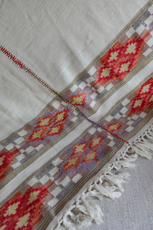 Everest Throw