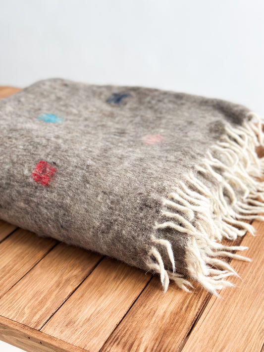 Dot Momo Blanket