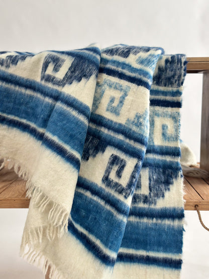 Greco Momo Blanket
