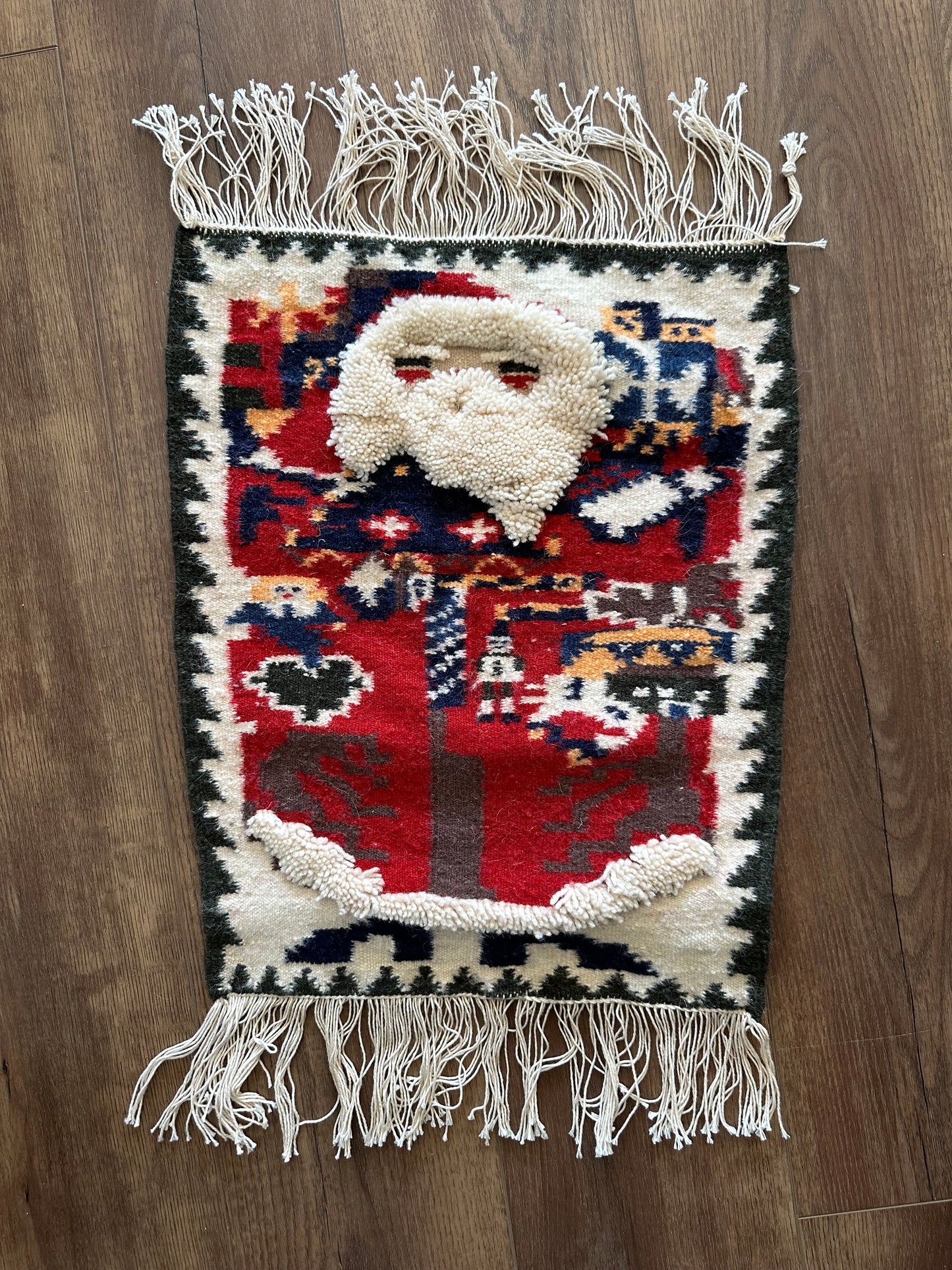 Kris Kringle Mini Kilim